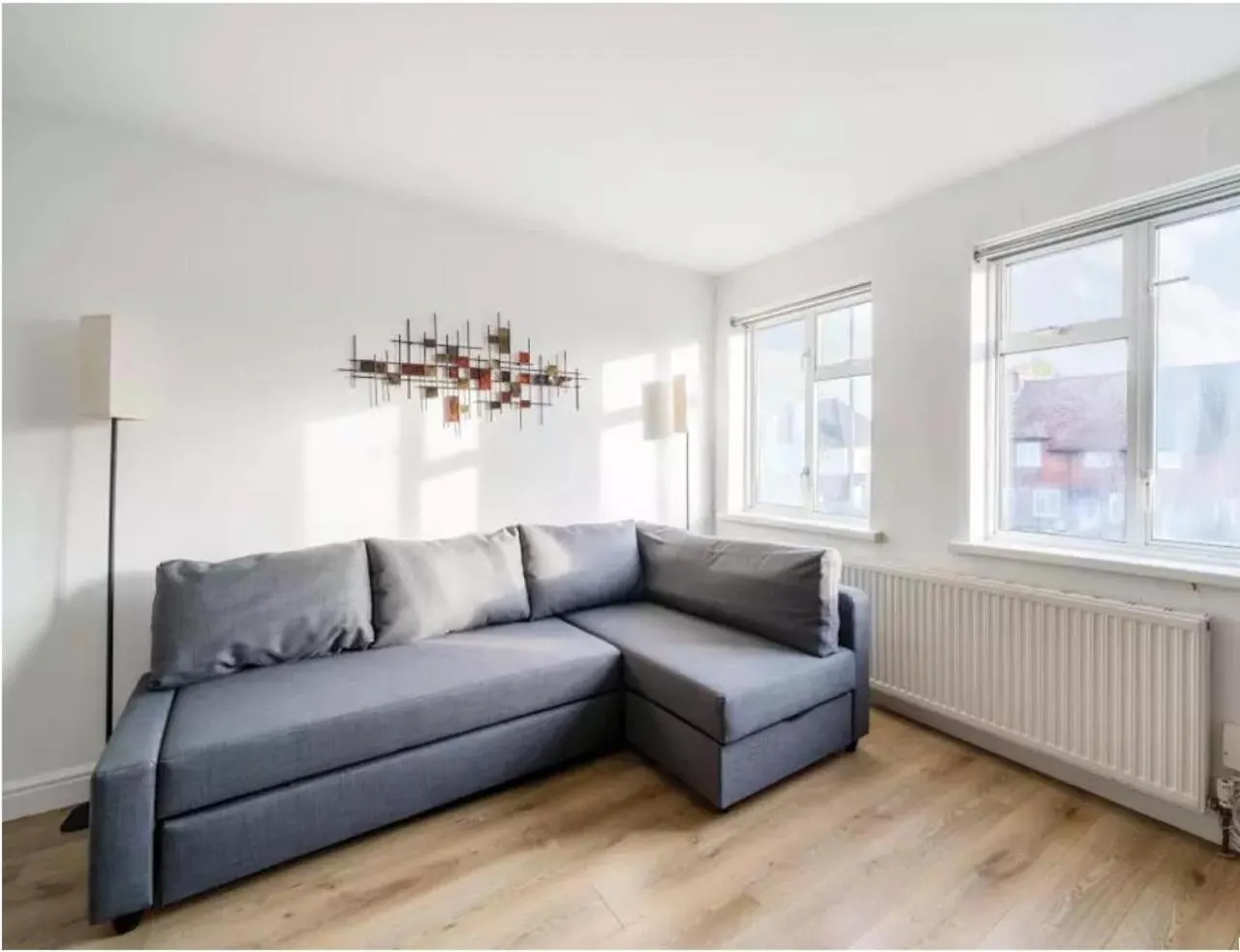 2Br-Sleeps6-Parking-Garden-Nearlondon contacts